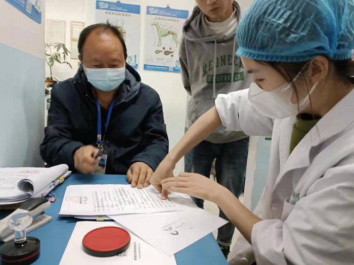 執業獸醫備案及診療場所獸藥與飼料添加劑擺放是否規範